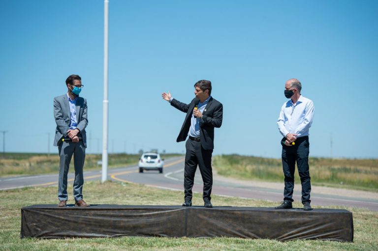 Kicillof inauguró la repavimentación de un tramo de la ruta 51