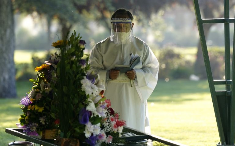 El Presidente encabezará el domingo una ceremonia en homenaje a los fallecidos por el Covid-19 en la Argentina