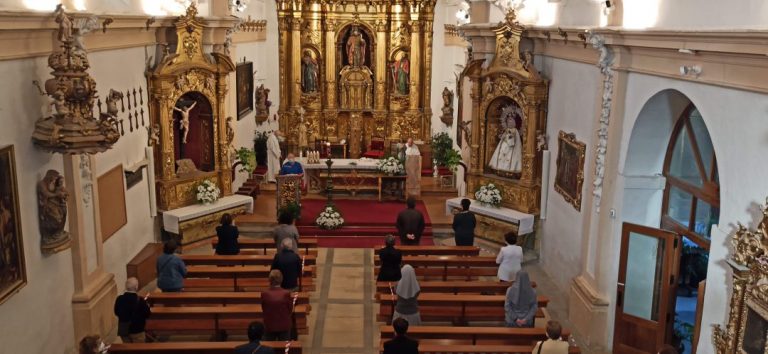 Se podrán hacer celebraciones religiosas con 30% de presencialidad