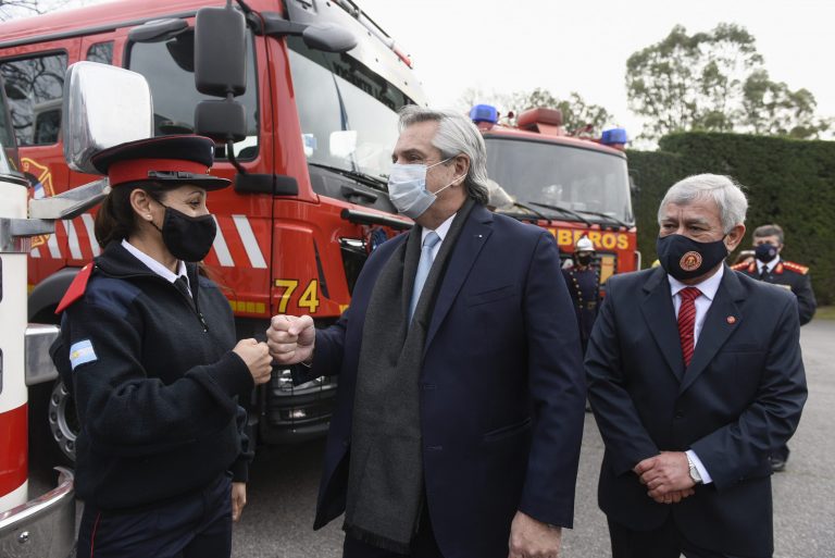 Es Ley de Fortalecimiento del Sistema de Bomberos Voluntarios que incluye la exención del pago de servicios públicos