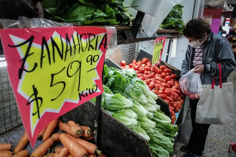 El Gobierno presentará hoy una canasta de 70 productos con precios congelados por seis meses