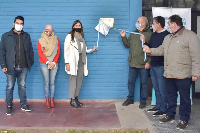 Colocarón una placa en homenaje a las Islas Malvinas en la terminal de ómnibus de Pehuajó