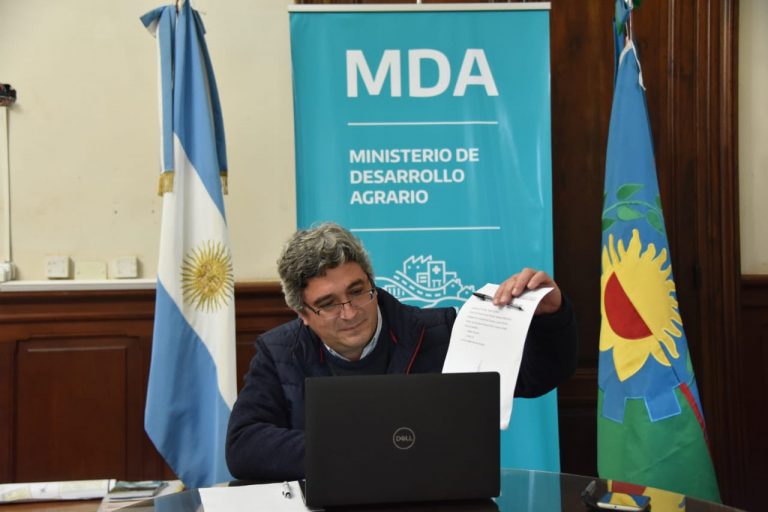 Desarrollo Agrario firmó convenios PROCANOR con productores de Carlos Tejedor y Pehuajó