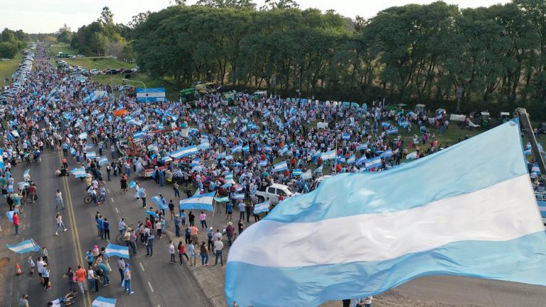 Productores autoconvocados viajan hacia San Nicolás