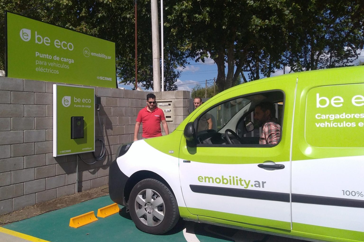 Se Presentó Un Punto De Carga Gratuito Para Autos Eléctricos Cadena Nueve Diario Digital