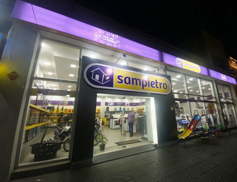 Sampietro abrió sus puertas en Nueve de Julio con sorteos entre los presentes