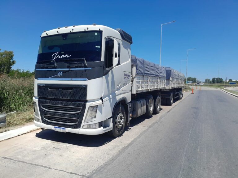 En control de tránsito retiran de la ruta a un camión con chofer alcoholizado