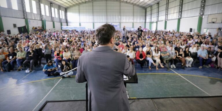 Kicillof encabezó la apertura del primer Congreso Provincial de Agroecología