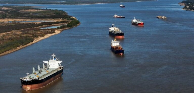 El Gobierno Nacional convoca a licitación para privatizar la hidrovía por 30 años